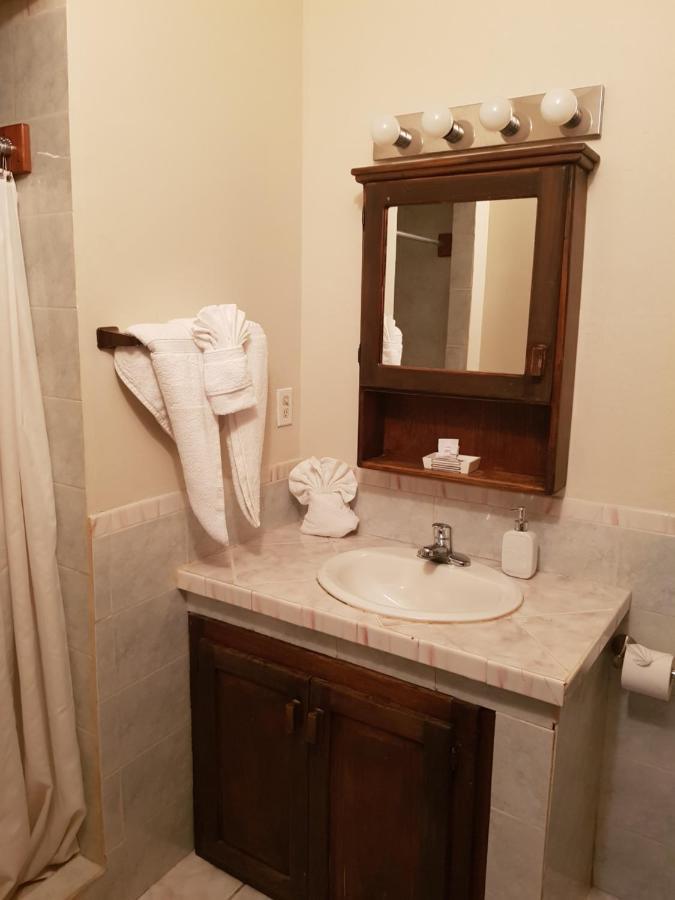 Hotel Wild Orchid Placencia Esterno foto