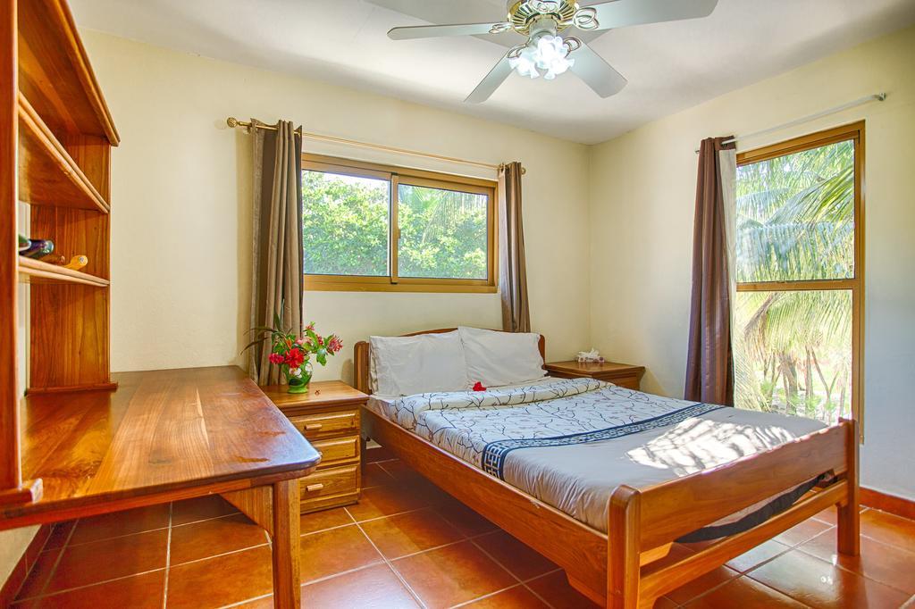 Hotel Wild Orchid Placencia Esterno foto